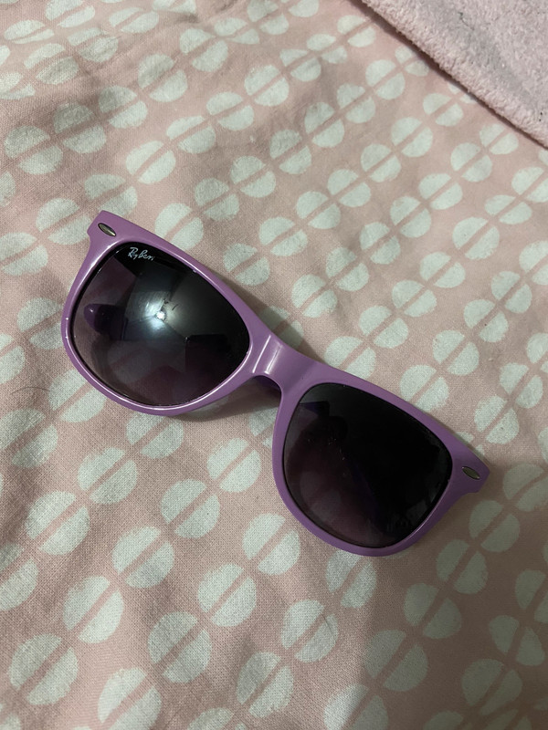 Lunette de 2025 soleil violette