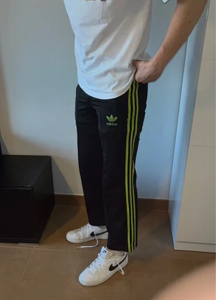 Adidas Joggers Green Edition, marque: adidas, état: Très bon état, taille: M, 18,00 €, 19,60 € Protection acheteurs incluse