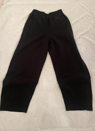 Jogging noir Stradivarius taille S, merk: Stradivarius, staat: Heel goed, maat: S / 36 / 8, € 20,00, € 21,70 inclusief Kopersbescherming