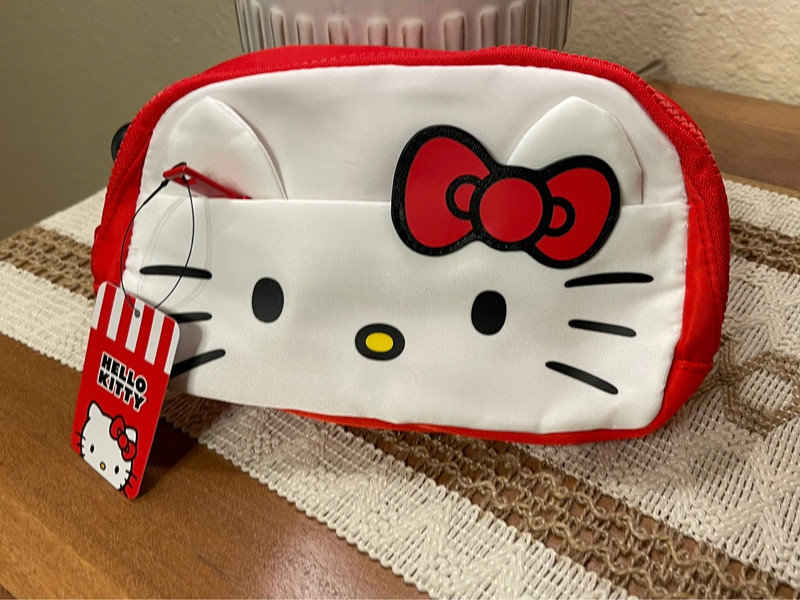 Hello Kitty belt bag 1