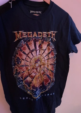 T-shirt imprimé métal , marke: Inconnu, zustand: Sehr gut, größe: M, 8,00 €, 9,10 € inklusive Vinted-Käuferschutz