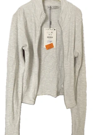 Felpa con zip grigia bershka, marca: Bershka, estado: Nuevo con etiquetas, tamaño: M / 38 / 10, 10,50 €, 11,73 € Protección al comprador incluida