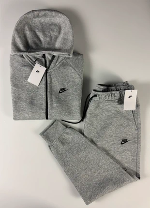 Ensemble Nike Tech Fleece (L) / Gris, marque: Nike, état: Très bon état, taille: L, 104,50 €, 110,43 € Protection acheteurs incluse