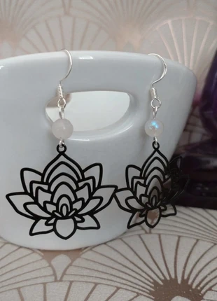Boucles d'oreilles neuves fleur de lotus et perles pierre de lune, marca: lithotherapie, estado: Novo sem etiquetas, €10.00, €11.20 inclui Proteção do Comprador Pro