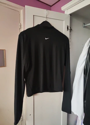 Nike longsleeve top, marca: Nike, estado: Novo com etiquetas, tamanho: M / 38 / 10, €19.00, €20.65 inclui Proteção do Comprador