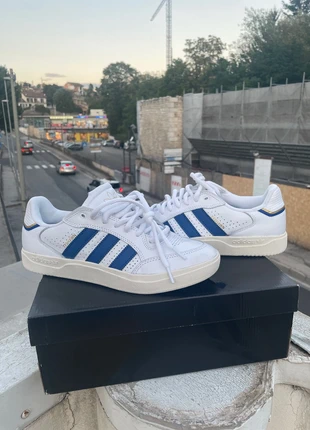 Adidas tyshawn, merk: adidas, staat: Nieuw met prijskaartje, maat: 40.5, € 55,00, € 58,45 inclusief Kopersbescherming Pro