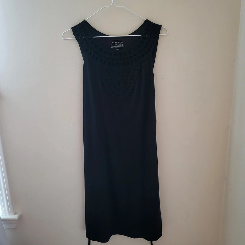 Simply styled dress size L 1