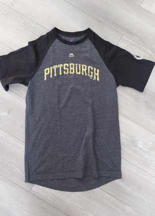 T-shirt Majestic, marque: Majestic, état: Bon état, taille: S, 7,00 €, 8,05 € Protection acheteurs incluse