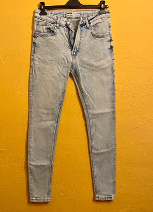 Vaqueros Bershka Super Skinny Claros Talla 38 - Ajuste Perfecto, marque: Bershka, état: Bon état, taille: W38 | FR 48, 5,00 €, 5,95 € Protection acheteurs incluse