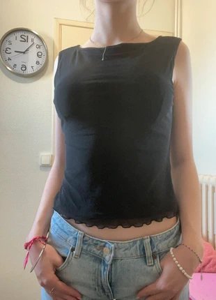 Top noir volant transparent Brandy Melville, marque: Brandy Melville, état: Très bon état, taille: S / 36 / 8, 15,00 €, 16,45 € Protection acheteurs incluse