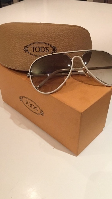 Tod's sunglasses beige avec coffret complet - Vinted