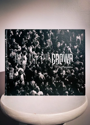Livre photo "Release the crowd" par Nic Bezzina, zustand: Sehr gut, 5,00 €, 5,95 € inklusive Vinted-Käuferschutz