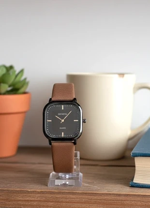 🍂Orologio minimal ed elegante - quadrante nero e cinturino marrone - Nuovo Funzionante🍂, marque: Vintage Dressing, état: Neuf sans étiquette, taille: 39–42 mm, 14,50 €, 15,93 € Protection acheteurs incluse