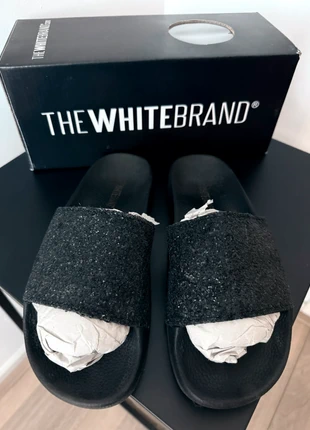 Trendy zwarte glitter slippers 38, merk: The White Brand, staat: Heel goed, maat: 38, € 14,96, € 16,41 inclusief Kopersbescherming