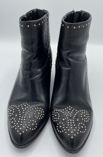 Stud on sale detail boots