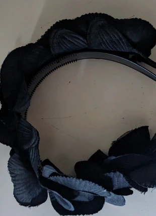 Restyle Orchid head band, merk: Restyle, staat: Heel goed, maat: Universele maat, € 10,00, € 11,20 inclusief Kopersbescherming