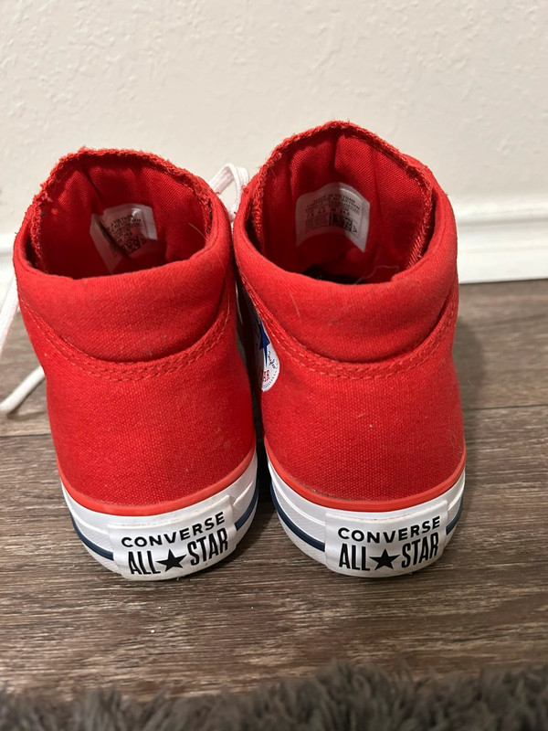 Converse Mid Red Size Women’s 7.5 2