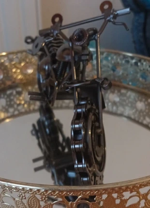 Moto décoration en métal/fer vis, écrous, chaine et bras mobiles, état: Neuf sans étiquette, 28,00 €, 30,10 € Protection acheteurs incluse