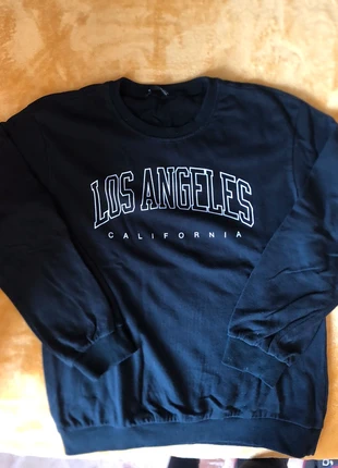 felpa nera, brand: Shein, condizioni: Ottime, taglia: S / IT 40 / EU 36, €8.00, €9.10 include la Protezione acquisti