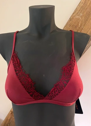 Soutien-gorge bordeaux dentelle satin, marque: sansnom., état: Neuf avec étiquette, taille: S, 12,00 €, 13,30 € Protection acheteurs incluse
