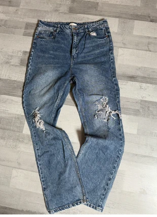 Jean bootcut H&M – Taille 44 – Troués aux genoux – Très bon état, marque: H&M, état: Très bon état, taille: XXL / 44 / 16, 8,00 €, 9,10 € Protection acheteurs incluse