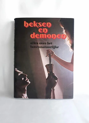 Boek Heksen en Demonen - alles over het bovennatuurlijke, estado: Muito bom, €15.00, €16.45 inclui Proteção do Comprador