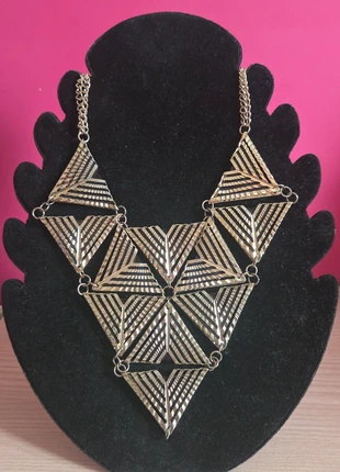 Ladies gold tone and black tone statement necklace, brand: NO LABEL, condition: Very good, £4.00, £4.90 includes Buyer Protection