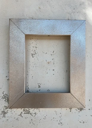 wide spray painted silver wooden picture frame, marque: Vintage, état: Bon état, 4,00 €, 4,90 € Protection acheteurs incluse