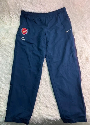 Pantallones Nike Arsenal vintage 00s y2k M 245, merk: Nike, staat: Heel goed, maat: M, € 25,00, € 26,95 inclusief Kopersbescherming