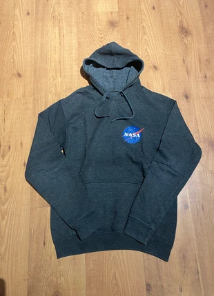 Pull à capuche nasa gris S, marke: NASA, zustand: Sehr gut, größe: S, 5,00 €, 5,95 € inklusive Vinted-Käuferschutz