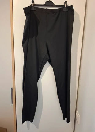 Legging shein 4XL noir, marque: Shein Curve, état: Très bon état, taille: 4XL / 48 / 20, 5,00 €, 5,95 € Protection acheteurs incluse