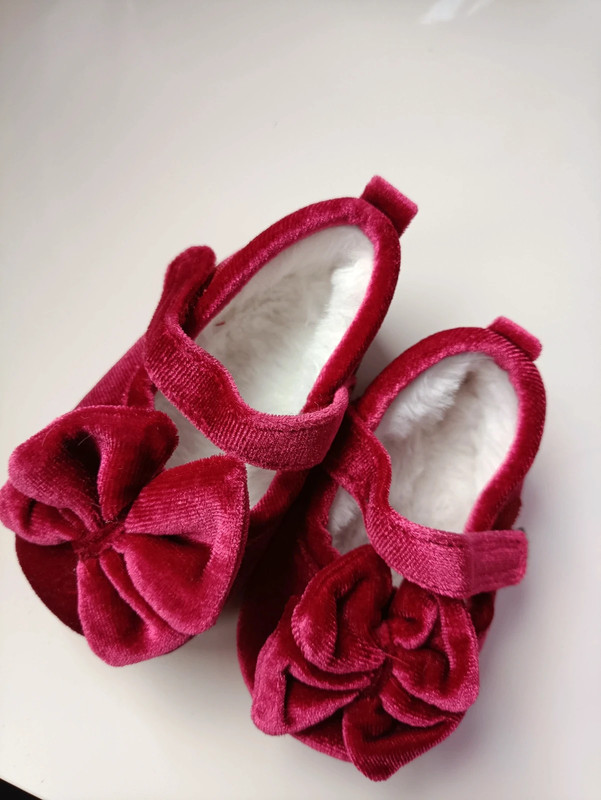 Baby girl velvet 2024 shoes