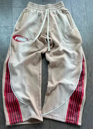 Jogging flare Y2K vintage beige à bandes rouges - coupe wide leg oversize, marque: y2k, état: Neuf avec étiquette, taille: M, 52,00 €, 55,30 € Protection acheteurs incluse