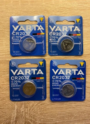 Lot de 4 piles Varta CR2032, brand: VARTA, condizioni: Nuovo con cartellino, €6.00, €7.00 include la Protezione acquisti