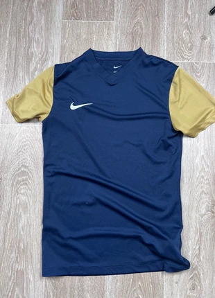 Maillot Nike vintage bleu marine et manches dorées logo brodé taille s sportswear rétro années 2000, brand: Nike, condition: Very good, size: S, €5.00, €5.95 includes Buyer Protection