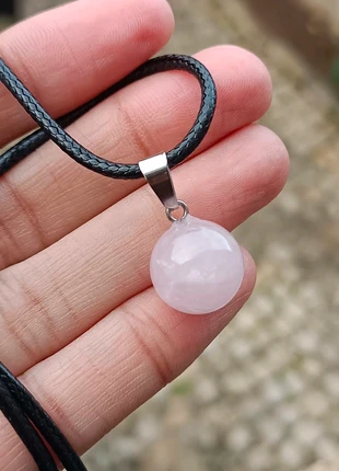 Collier pendentif pierre naturelle quartz rose, état: Très bon état, 2,00 €, 2,80 € Protection acheteurs incluse