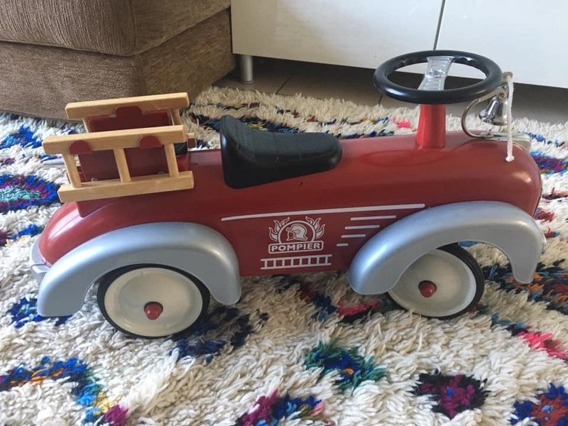 Porteur enfant personnalisé - Camion de pompier