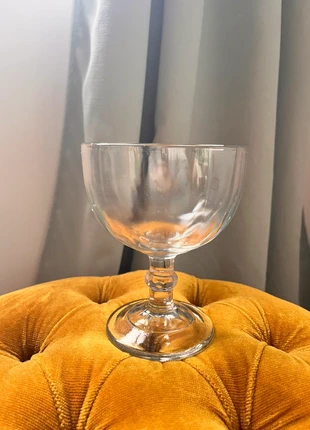 Vintage Giant Wine Glass Serving Dish 🍷, merk: Vintage Love, staat: Heel goed, € 10,00, € 11,20 inclusief Kopersbescherming
