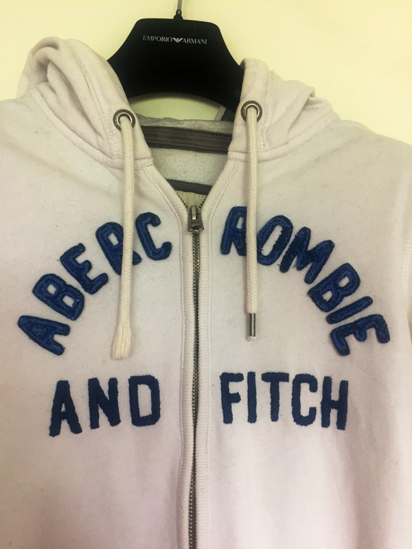 Pull Abercrombie and Fitch  1