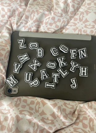 Pinces pour crocs Lettre de l’alphabet, marke: Boutique indépendante, zustand: Neu, 5,00 €, 5,95 € inklusive Vinted-Käuferschutz