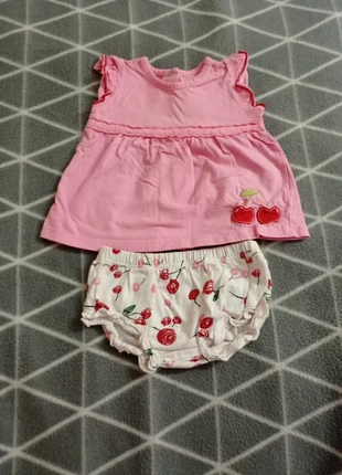 Magnifique ensemble fille Chicco , brand: Chicco, condizioni: Ottime, taglia: 6-9 mesi / 68 cm, €3.00, €3.85 include la Protezione acquisti