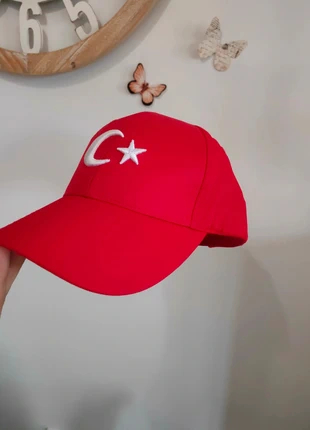Gorra Sport vintage roja, brand: Vintage, condizioni: Nuovo senza cartellino, taglia: Taglia unica, €6.00, €7.00 include la Protezione acquisti