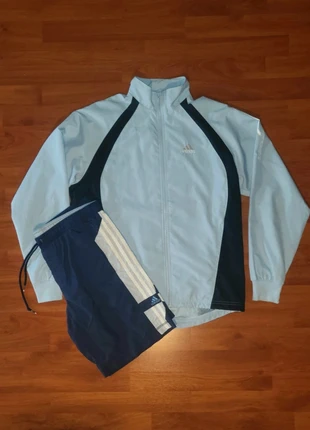 Ensemble vintage, veste Adidas 2004, short Adidas 2005, marca: adidas, estado: Muito bom, tamanho: S, €25.00, €26.95 inclui Proteção do Comprador