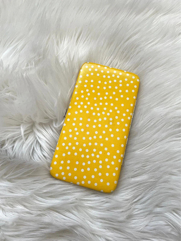 Yellow polkadot wallet 1