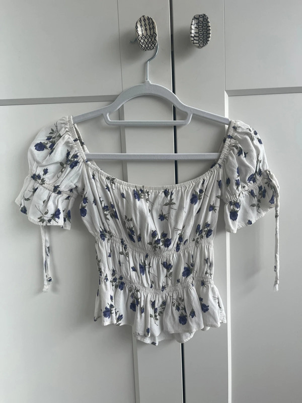 Reformation Top with flowers 1