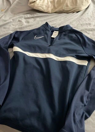🩵 Haut Nike Dri-Fit 1/4 Zip – Neuf – Taille L (147-158 cm), marque: Nike, état: Neuf sans étiquette, taille: L, 10,00 €, 11,20 € Protection acheteurs incluse