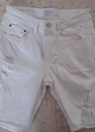 VaquerosCorto Bershka talla 34 nuevo casi sin uso, marca: Bershka, estado: Muito bom, tamanho: XS, €5.00, €5.95 inclui Proteção do Comprador