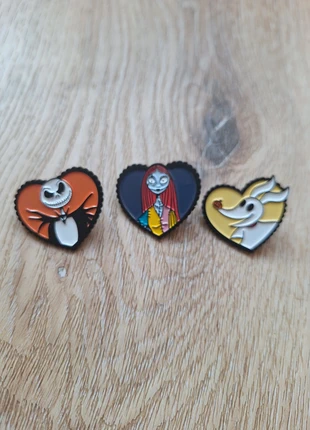 Lot 3 pin's broches neufs Jack Sally zero, brand: THE NIGHTMARE BEFORE CHRISTMAS, condition: New without tags, €8.00, €9.10 includes Buyer Protection