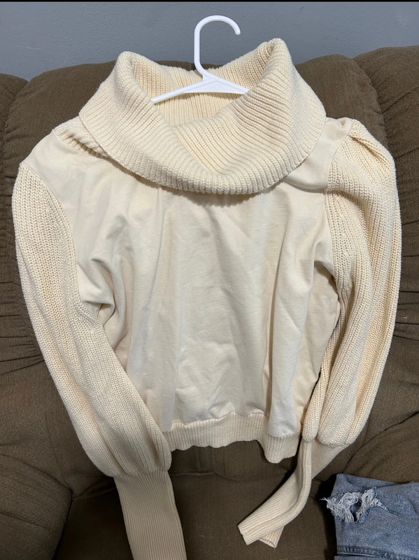 Sweater (M) 1