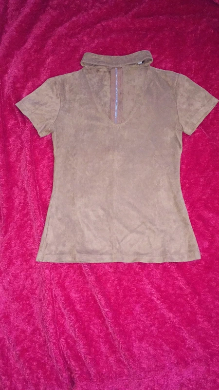 Tee shirt en suédine avec tour de cou